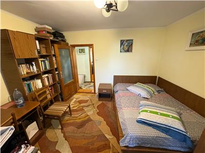 Apartament 4 camere, etaj 3/4, 104 mp, Penny Market Valcele