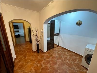 Apartament 3 camere, zona Supeco, etaj 3 renovat si mobilat complet