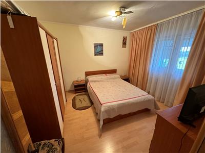 Apartament 3 camere, zona Supeco, etaj 3 renovat si mobilat complet