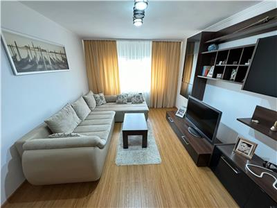 Apartament 3 camere, zona Supeco, etaj 3 renovat si mobilat complet