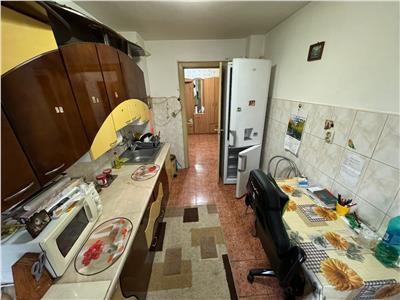 Apartament 4 camere, etaj 2, zona Scoala 10  Lidl