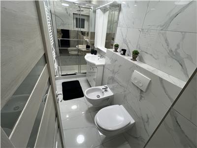 Apartament 2 camere renovat,etaj 4, ULTRACENTRAL  Cuza Voda