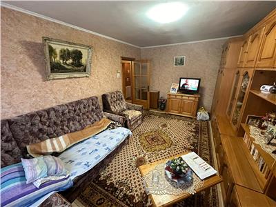 Apartament 3 camere, LIDL centru ,et 3/3, cu acoperis,70 mp