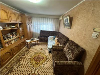 Apartament 3 camere, LIDL centru ,et 3/3, cu acoperis,70 mp