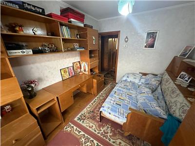 Apartament 3 camere, LIDL centru ,et 3/3, cu acoperis,70 mp