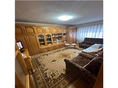 Apartament 3 camere, LIDL centru ,et 3/3, cu acoperis,70 mp