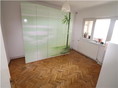 Apartament 3 camere, zona Rix Ceasu Rau, CT, etaj 8, de vanzare