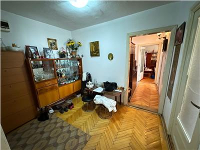 Apartament 3 camere, etaj 2/3, zona fosta Autogara , 70.000 Euro