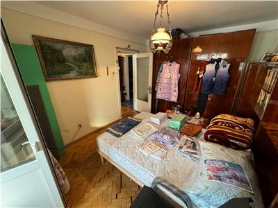 Apartament 3 camere, etaj 2/3, zona fosta Autogara , 70.000 Euro