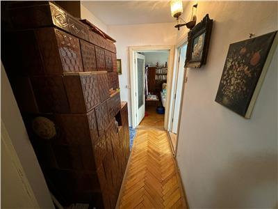 Apartament 3 camere, etaj 2/3, zona fosta Autogara , 70.000 Euro