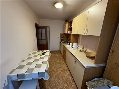 Apartament 3 camere, etaj 5, zona ultracentrala  mobilat  utilat