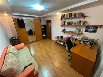 Apartament 3 camere, etaj 5, zona ultracentrala  mobilat  utilat