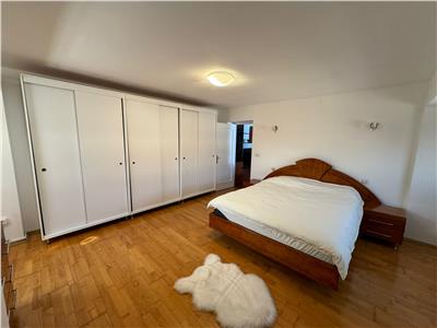 Apartament 4 camere, zona Piata Moldovei , suprafata 100mp utili