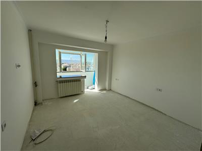 Apartament 3 camere , zona Centrala , Etaj 7/8 , renovat 90%