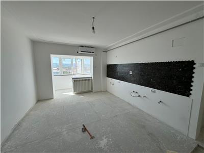 Apartament 3 camere , zona Centrala , Etaj 7/8 , renovat 90%