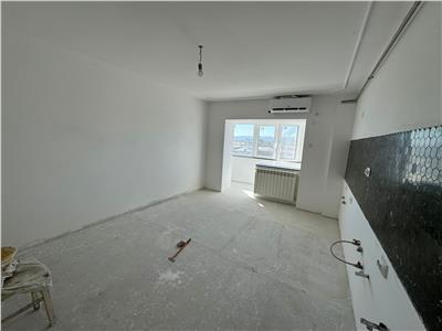 Apartament 3 camere , zona Centrala , Etaj 7/8 , renovat 90%