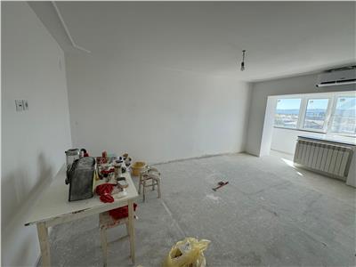 Apartament 3 camere , zona Centrala , Etaj 7/8 , renovat 90%