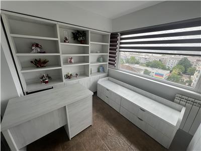 Apartament 2 camere, etaj 8, lift nou, zona Piata Unirii scoala 9