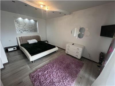 Apartament 2 camere, etaj 8, lift nou, zona Piata Unirii scoala 9