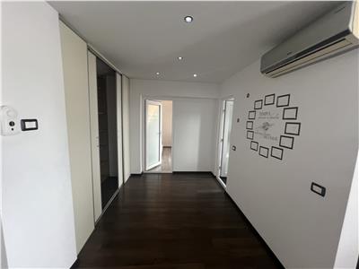 Apartament 2 camere, etaj 8, lift nou, zona Piata Unirii scoala 9