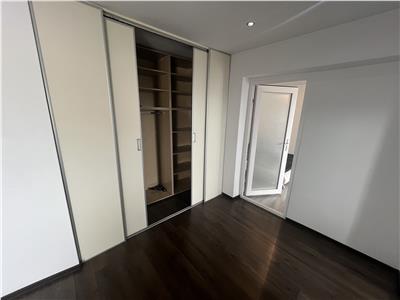 Apartament 2 camere, etaj 8, lift nou, zona Piata Unirii scoala 9