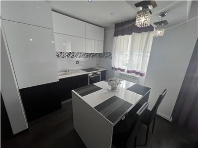 Apartament 2 camere, etaj 8, lift nou, zona Piata Unirii- scoala 9