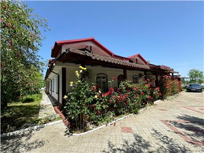 Casa cu teren si sala de evenimente de vanzare in Odobesti