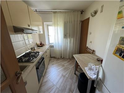 Apartamente 3 camere, zona Lidl  Campului, etaj 3 cu acoperis