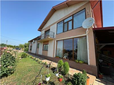 Vila de vanzare in Garoafa,suprafata construita 472mp si teren 1935mp