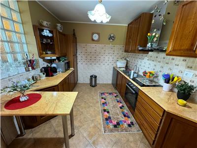 Vila de vanzare in Garoafa,suprafata construita 472mp si teren 1935mp