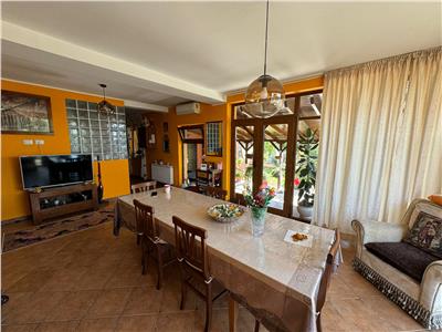 Vila de vanzare in Garoafa,suprafata construita 472mp si teren 1935mp