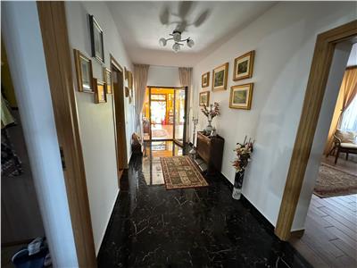 Vila de vanzare in Garoafa,suprafata construita 472mp si teren 1935mp
