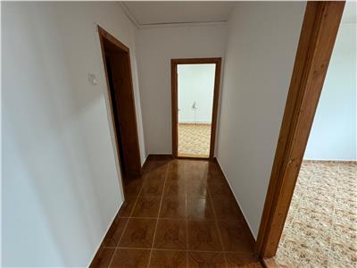 Apartament 3 camere, parter, zona Brailei  Gerald , 73 mp , liber