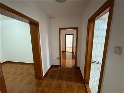 Apartament 3 camere, parter, zona Brailei  Gerald , 73 mp , liber