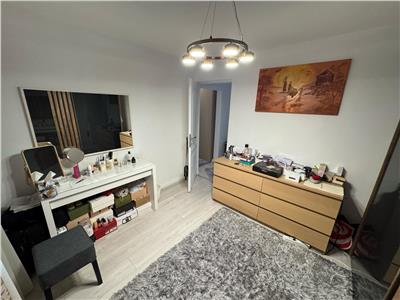 Ap 3 camere, 81 mp utili, et3/3,RECENT RENOVAT