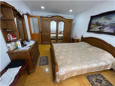 2 Garsoniere de vanzare in zona Stadionului , etaj 2,  67.000 e neg.