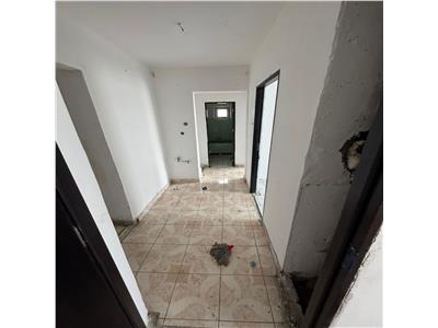 Apartament 2 camere, etaj 3/6 , Piata Moldovei, necesita renovare