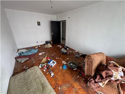 Apartament 2 camere, etaj 3/6 , Piata Moldovei, necesita renovare