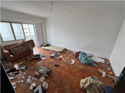 Apartament 2 camere, etaj 3/6 , Piata Moldovei, necesita renovare