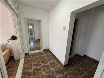 Apartament 3 camere, Bdul Brailei  Parc , etaj 4 cu acoperis